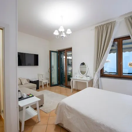 Solaria Bed & Breakfast 3*