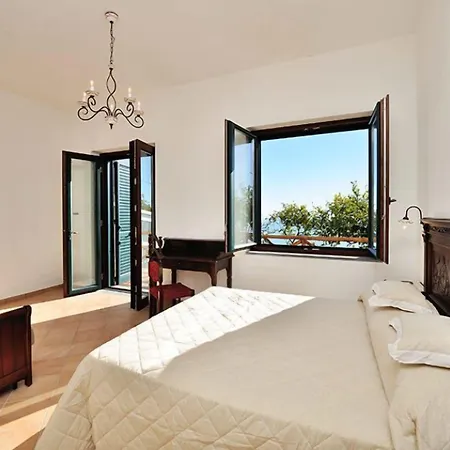 Solaria Амальфі